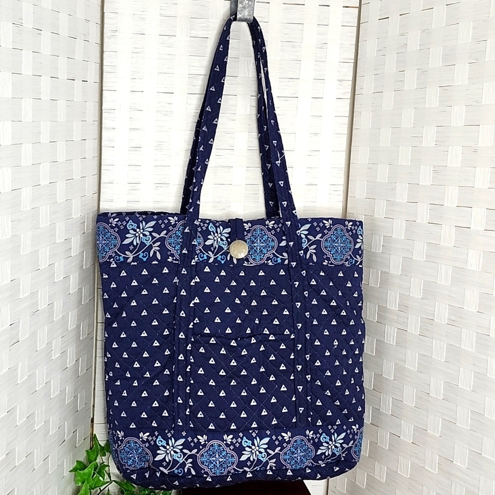 🍁3/$25👉LARGE NAVY FLORAL QUILTED TOTE ~TURQUOISE ACCENT COLOR ~WASHABLE COTTON